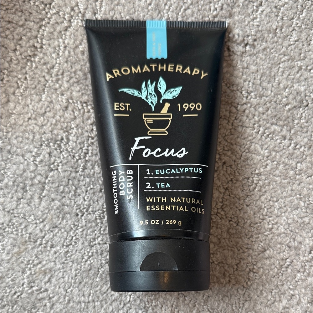 Bath and Body Focus Smoothing Body Scrub Essential Oils NWT Unopened Relax